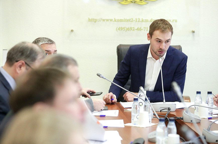 Заместитель Председателя Комитета по физической культуре и спорту Антон Шипулин