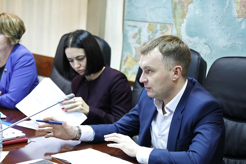 Совещание Комитета по строительству и ЖКХ