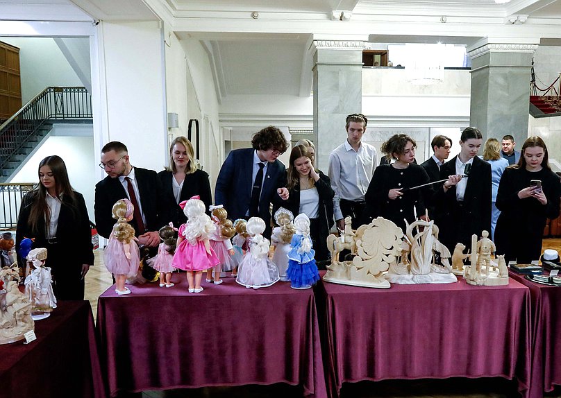 Открытие выставки «Игрушка — радость детства» и Круглый стол на тему «Безопасное детство: традиционная игрушка как основа гармоничного развития личности»