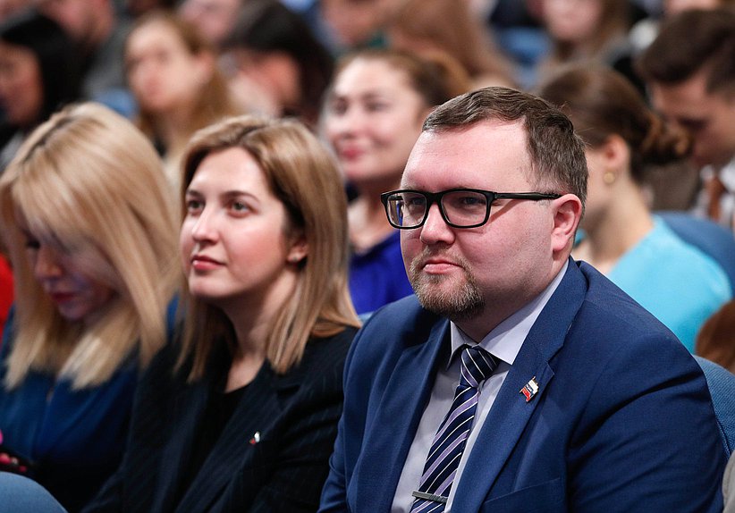 Заседание Молодежного парламента при Государственной Думе