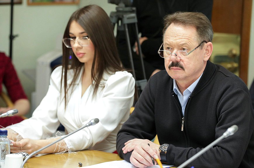 Круглый стол Комитета по развитию Дальнего Востока и Арктики на тему ...