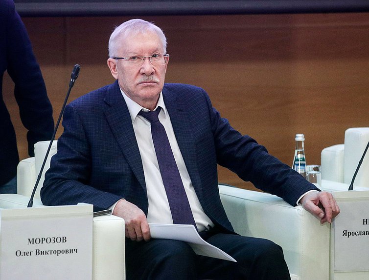 Председатель Комитета по контролю Олег Морозов