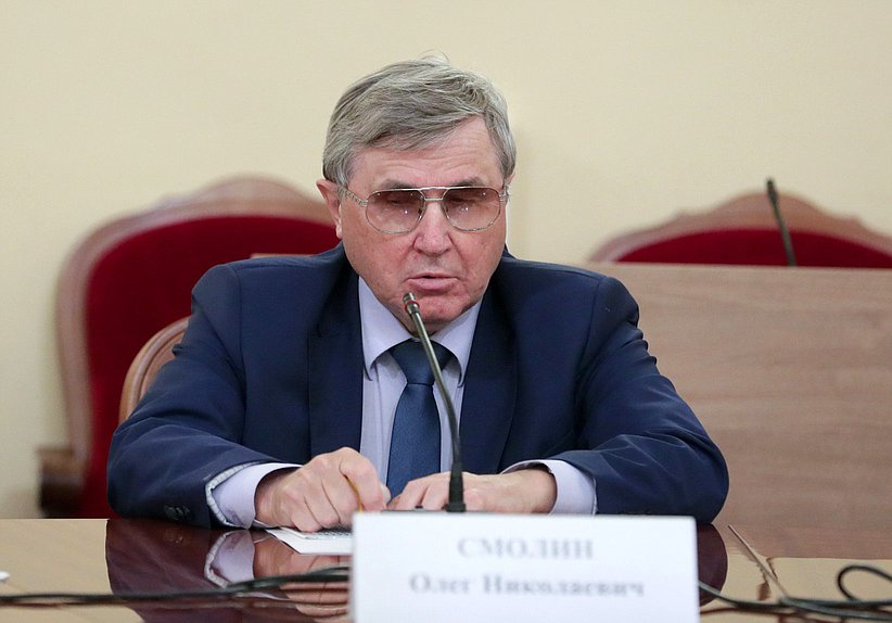 Первый заместитель Председателя Комитета по науке и высшему образованию Олег Смолин