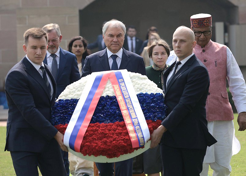 Chairman and members of the State Duma paid tribute to the memory of the fighter for independence of India Mahatma Gandhi
