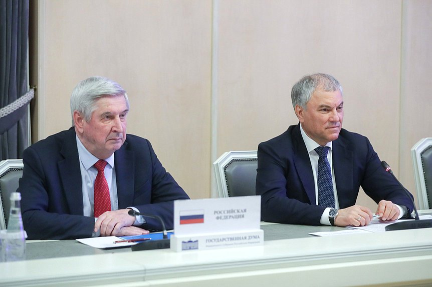 国家杜马主席维亚切斯拉夫·沃洛金和国家杜马第一副主席伊万·梅尔尼科夫