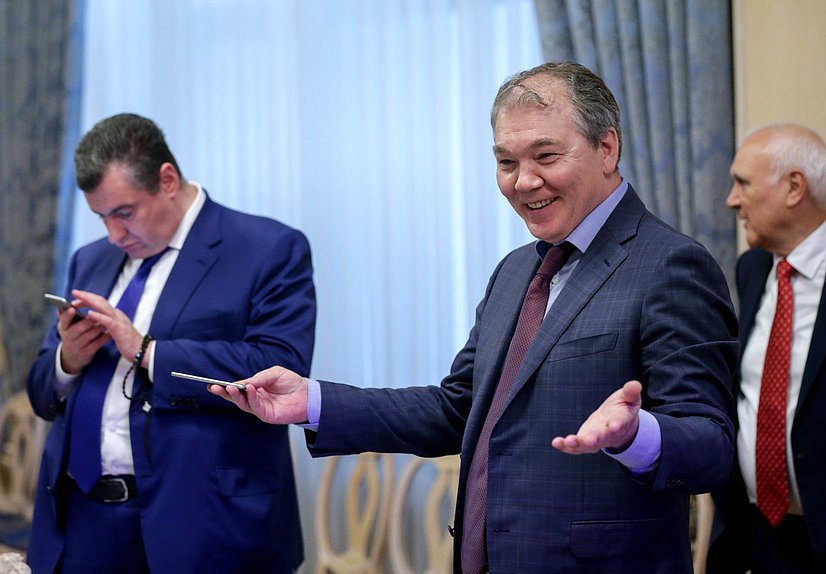 Председатель Комитета по делам СНГ, евразийской интеграции и связям с соотечественниками Леонид Калашников