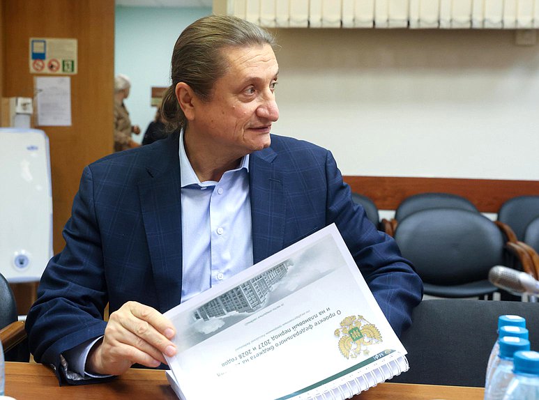 Член Комитета по бюджету и налогам Сергей Чижов