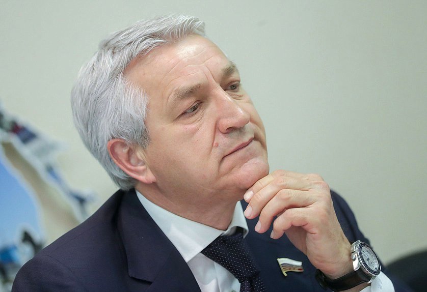 Первый заместитель Председателя Комитета по охране здоровья Леонид Огуль