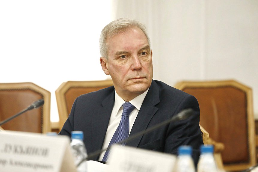 Расширенное заседание Экспертного совета при Комитете по международным делам на тему "Россия — ЕС: вероятность изменения политической ситуации"