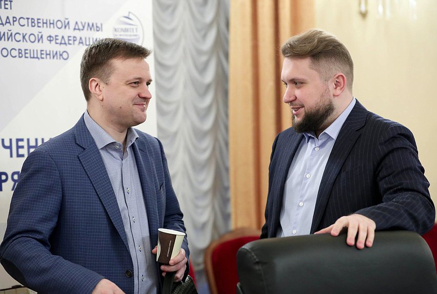Заместитель Председателя Государственной Думы Борис Чернышов и Председатель Комитета по региональной политике и местному самоуправлению Алексей Диденко