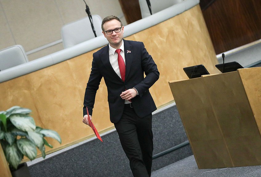 Заместитель Председателя Комитета по молодежной политике Владимир Исаков