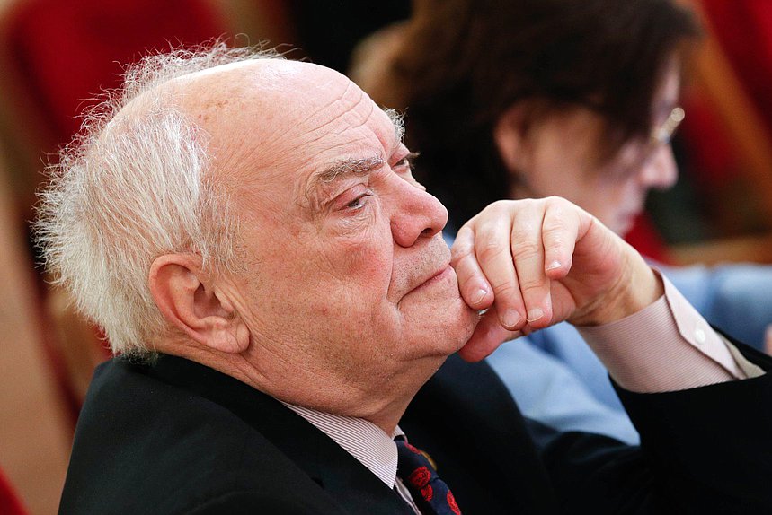 Член Комитета по охране здоровья Александр Румянцев