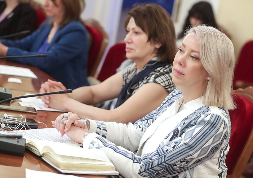 Круглый стол Комитета по труду, социальной политике и делам ветеранов на тему «Социальная значимость соблюдения санитарных норм для продуктов питания в России»