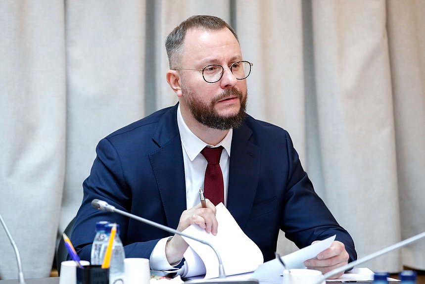 Статс-секретарь – заместитель руководителя Федеральной службы по надзору в сфере образования и науки Сергей Рукавишников