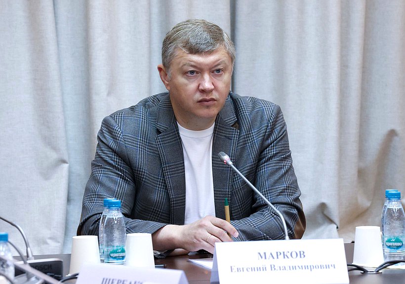 Заместитель Председателя Комитета по экологии, природным ресурсам и охране окружающей среды Евгений Марков