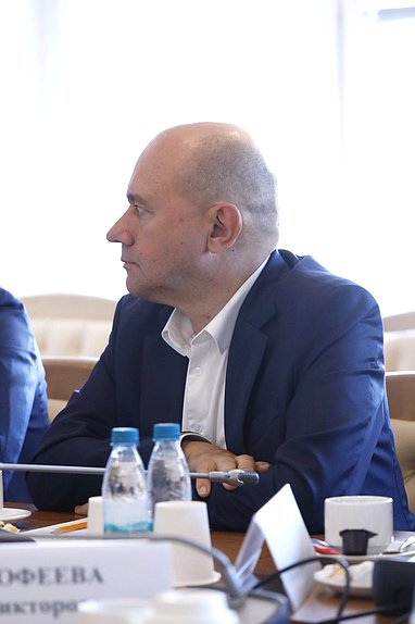 Заместитель Председателя Комитета по развитию гражданского общества, вопросам общественных и религиозных объединений Олег Леонов