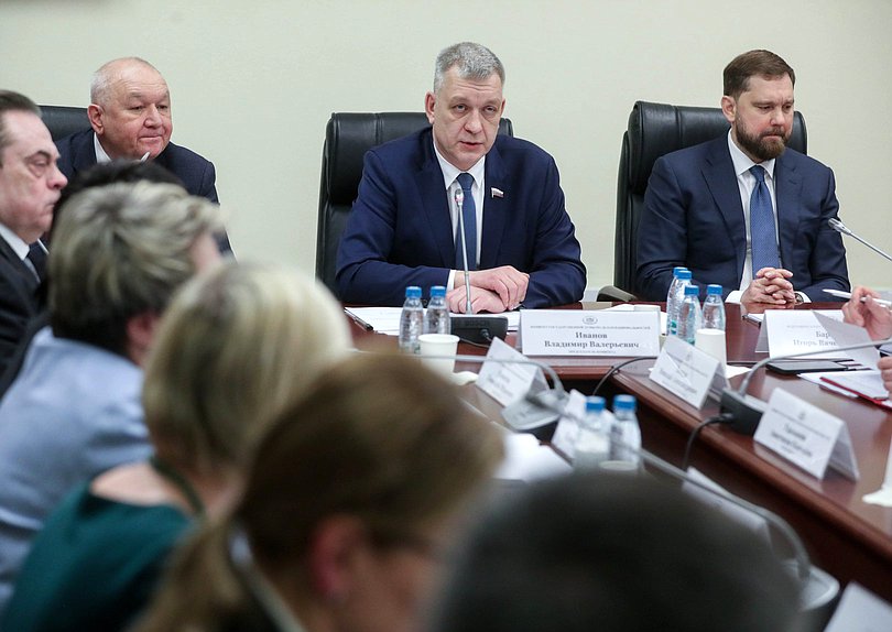 Первый заместитель Председателя Комитета по делам национальностей Ильдар Гильмутдинов, Председатель Комитета Владимир Иванов и руководитель Федерального Агентства по делам национальностей Игорь Баринов