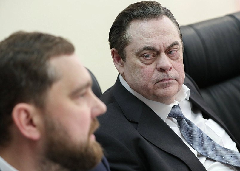 Председатель Комитета по делам национальностей Геннадий Семигин