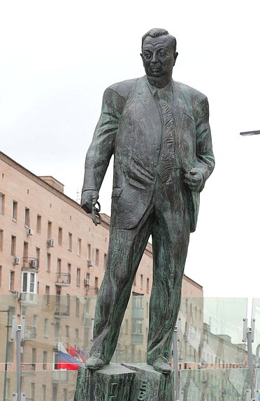 Открытие памятника Евгению Примакову в сквере напротив здания МИД РФ в Москве