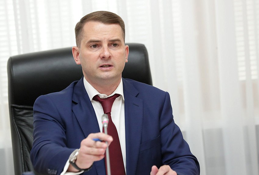 Председатель Комитета по труду, социальной политике и делам ветеранов Ярослав Нилов