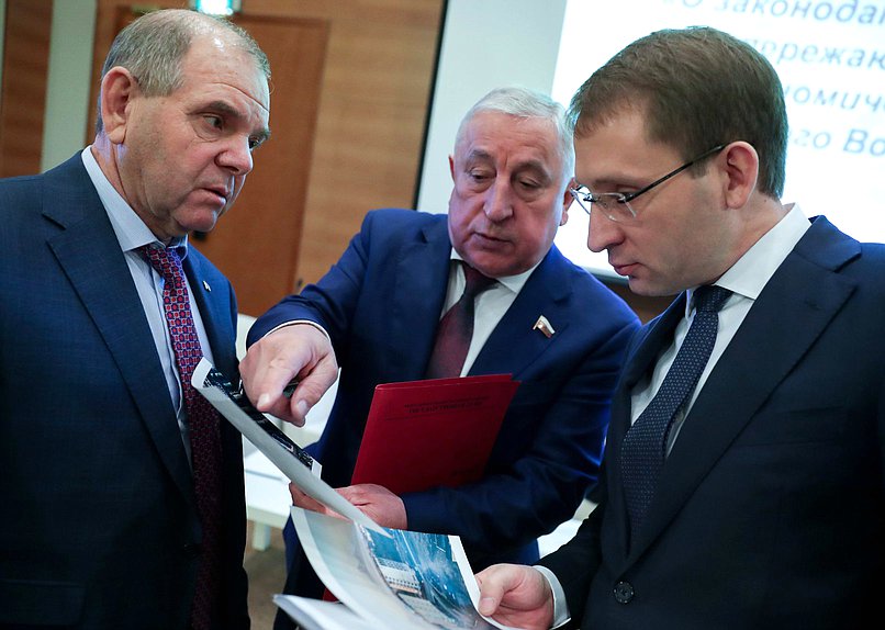 Председатель Комитета по региональной политике и проблемам Севера и Дальнего Востока Николай Харитонов