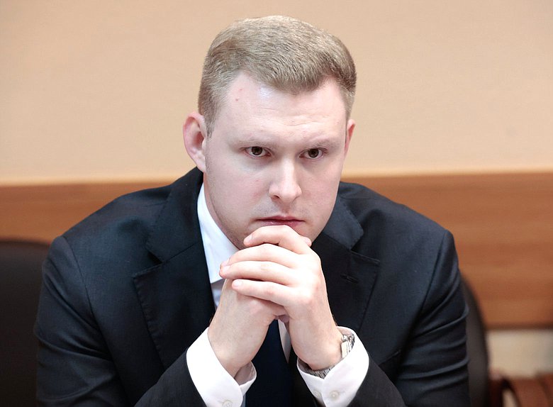 Член Комитета по промышленности и торговле Ярослав Самылин