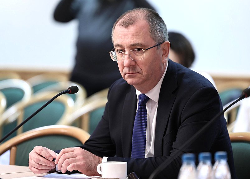 Круглый стол на тему «О совершенствовании федерального законодательства в части защиты женщин от склонения к искусственному прерыванию беременности»