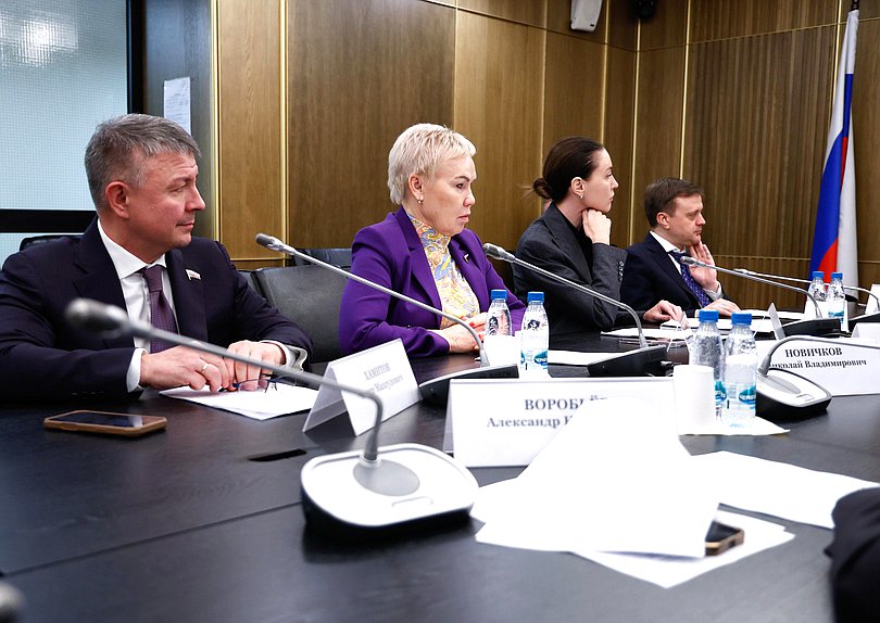 Заместитель Председателя Комитета по физической культуре и спорту Амир Хамитов и член Комитета Рима Баталова