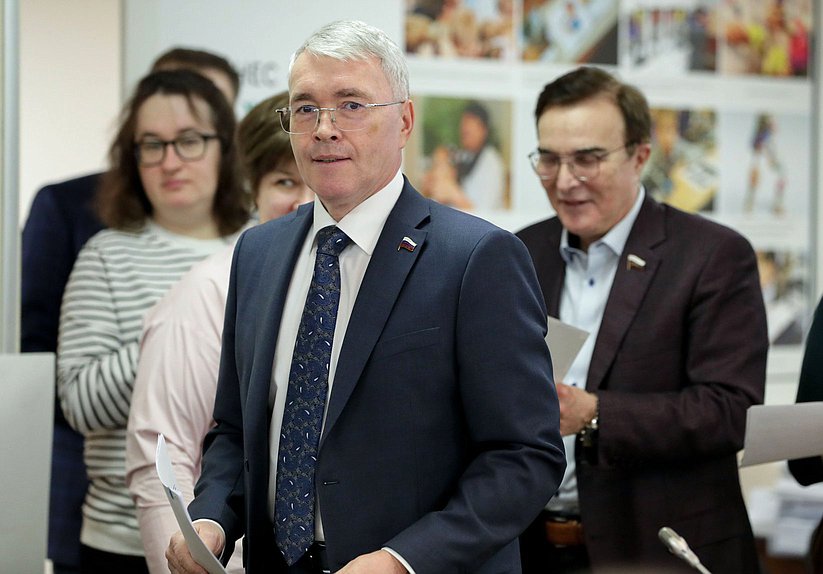 Член Комитета по экономической политике Эдуард Кузнецов