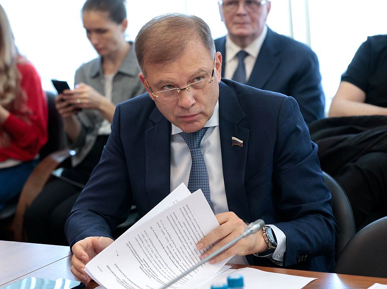 Член Комитета по промышленности и торговле Александр Курдюмов