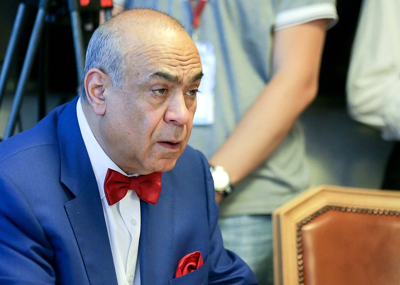 Адвокат Михаил Иоффе