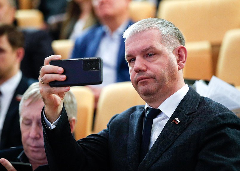 Член Комитета по региональной политике и местному самоуправлению Михаил Кисляков