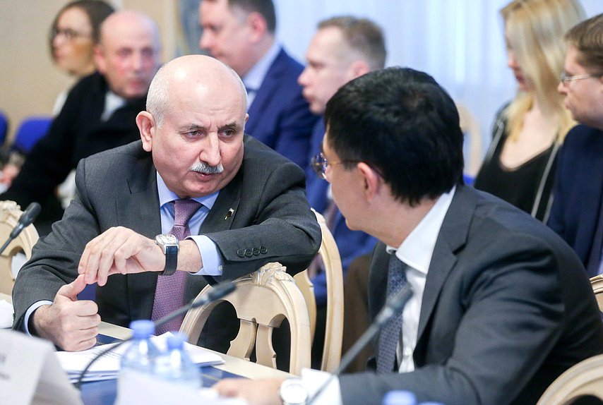 Член Комитета по энергетике Юшаа Газгиреев