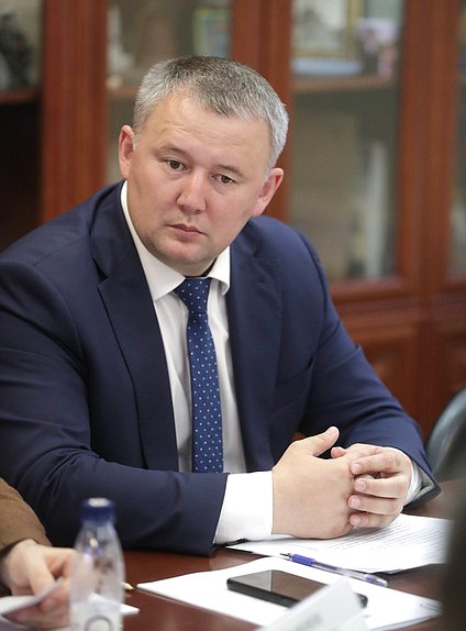 Член Комитета по молодежной политике Вячеслав Дамдинцурунов