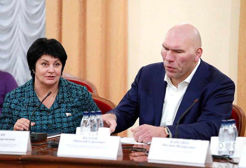 Заместитель Председателя Комитета по туризму и развитию туристической инфраструктуры Татьяна Лобач и Первый заместитель Председателя Комитета Николай Валуев