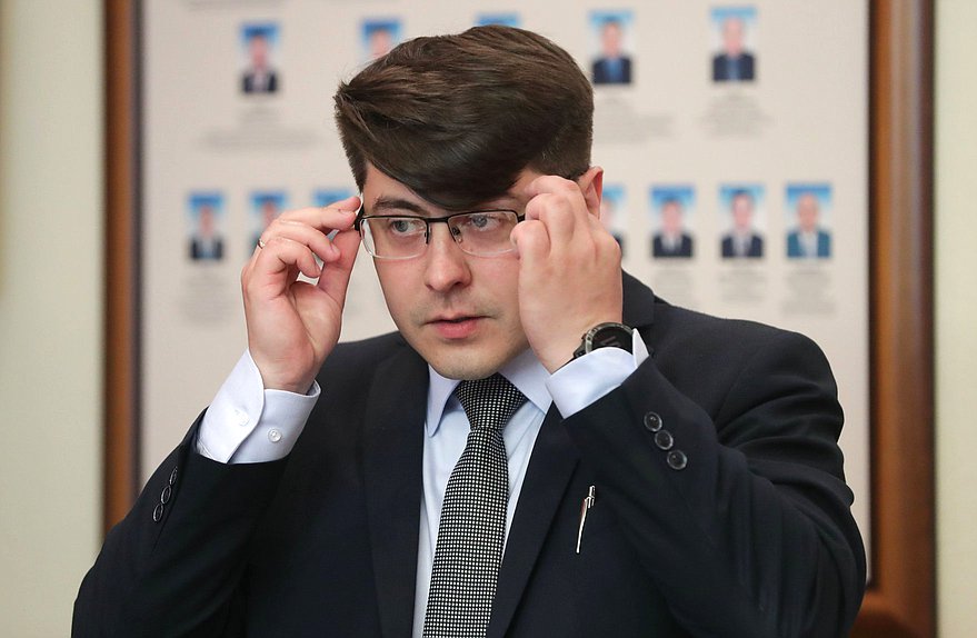 Заместитель Председателя Комитета по промышленности и торговле Александр Спиридонов