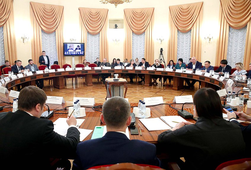 Круглый стол Комитета по туризму и развитию туристической инфраструктуры на тему «Туристический сезон 2022 года в РФ. Новые реалии и вызовы»