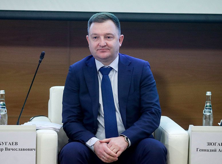 Первый заместитель Министра просвещения РФ Александр Бугаев