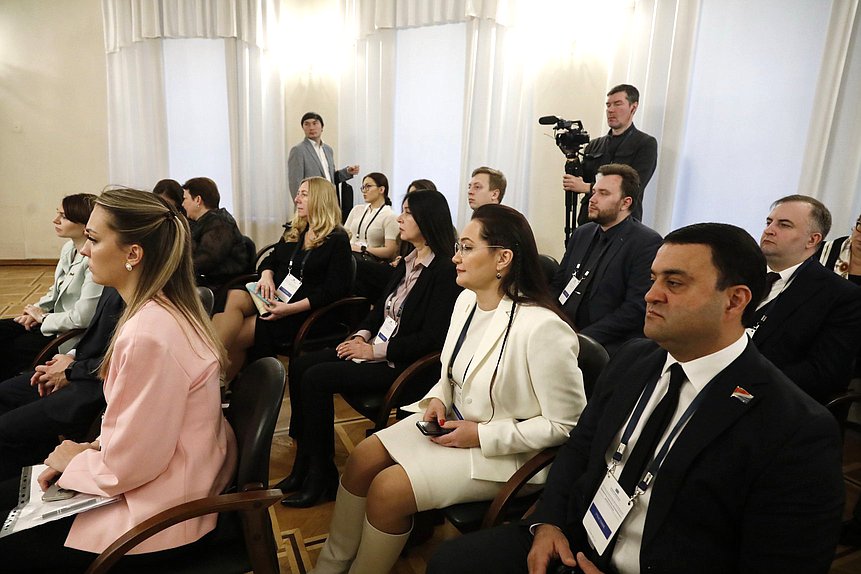 Сессия «Пространственное развитие в контексте социально-экономических вызовов»