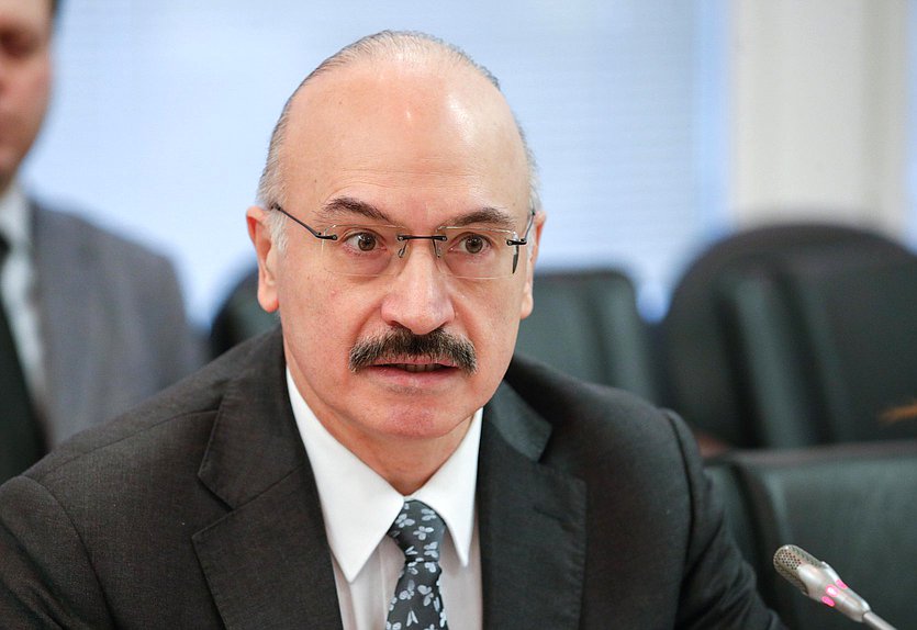 Председатель Комитета по науке и высшему образованию Сергей Кабышев