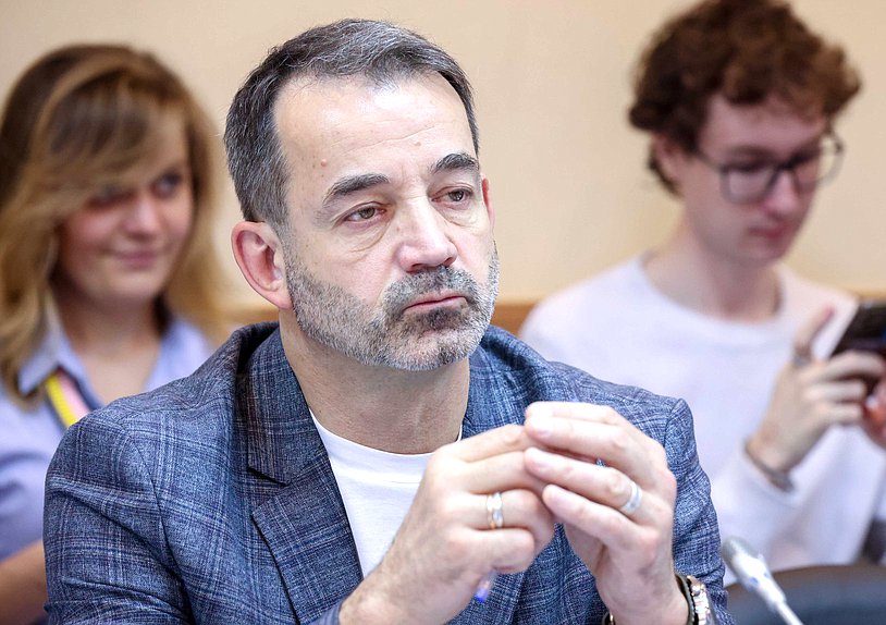 Первый заместитель Председателя Комитета по культуре Дмитрий Певцов