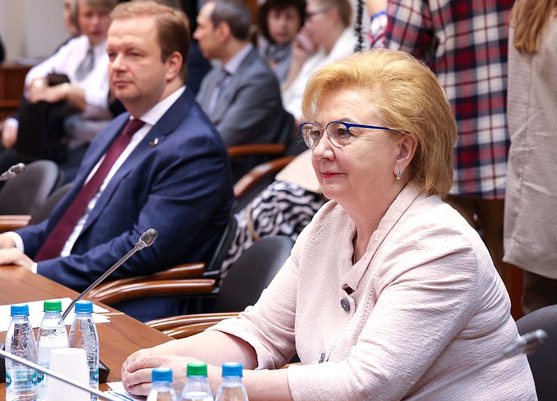 Член Комитета по бюджету и налогам Валентина Артамонова