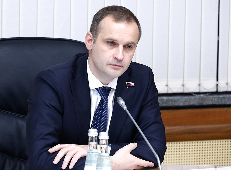 Председатель Комитета по охране здоровья Сергей Леонов