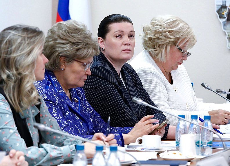 Член Комитета по защите семьи, вопросам отцовства, материнства и детства Василина Кулиева