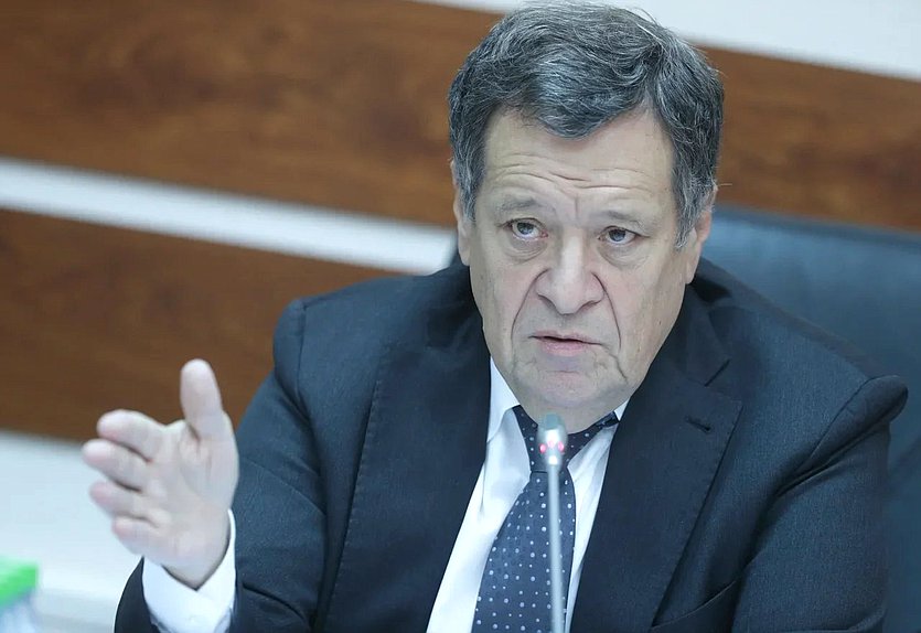 Председатель Комитета по бюджету и налогам Андрей Макаров