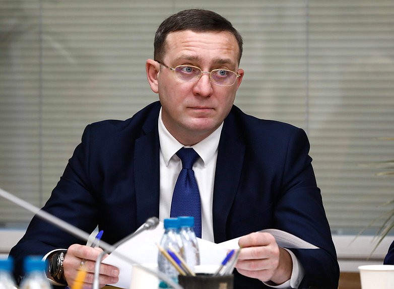Первый заместитель Председателя Комитета по развитию Дальнего Востока и Арктики Вячеслав Логинов