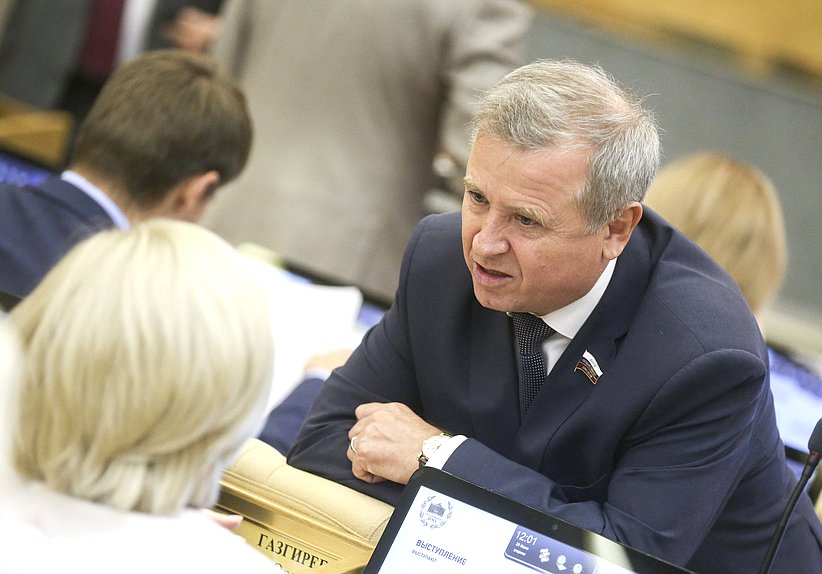 Член Комитета по обороне Владимир Богодухов