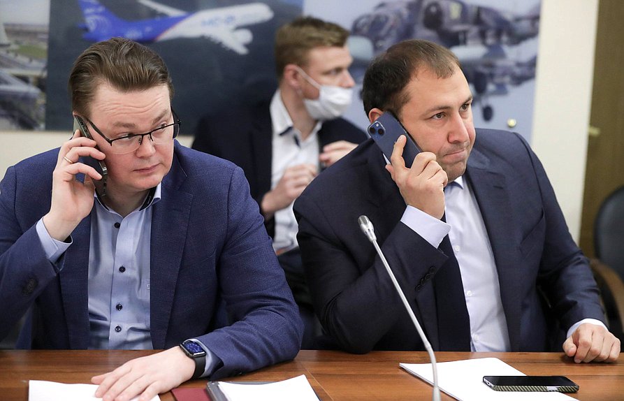 Статс-секретарь – заместитель Министра экономического развития РФ Алексей Херсонцев и заместитель Министра природных ресурсов и экологии РФ Мурад Керимов