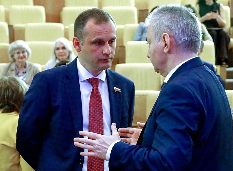 Председатель Комитета по охране здоровья Сергей Леонов