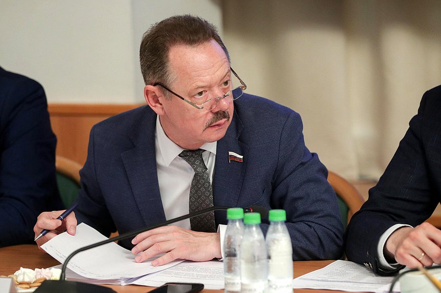 Член Комитета по региональной политике и проблемам Севера и Дальнего Востока Владимир Новиков